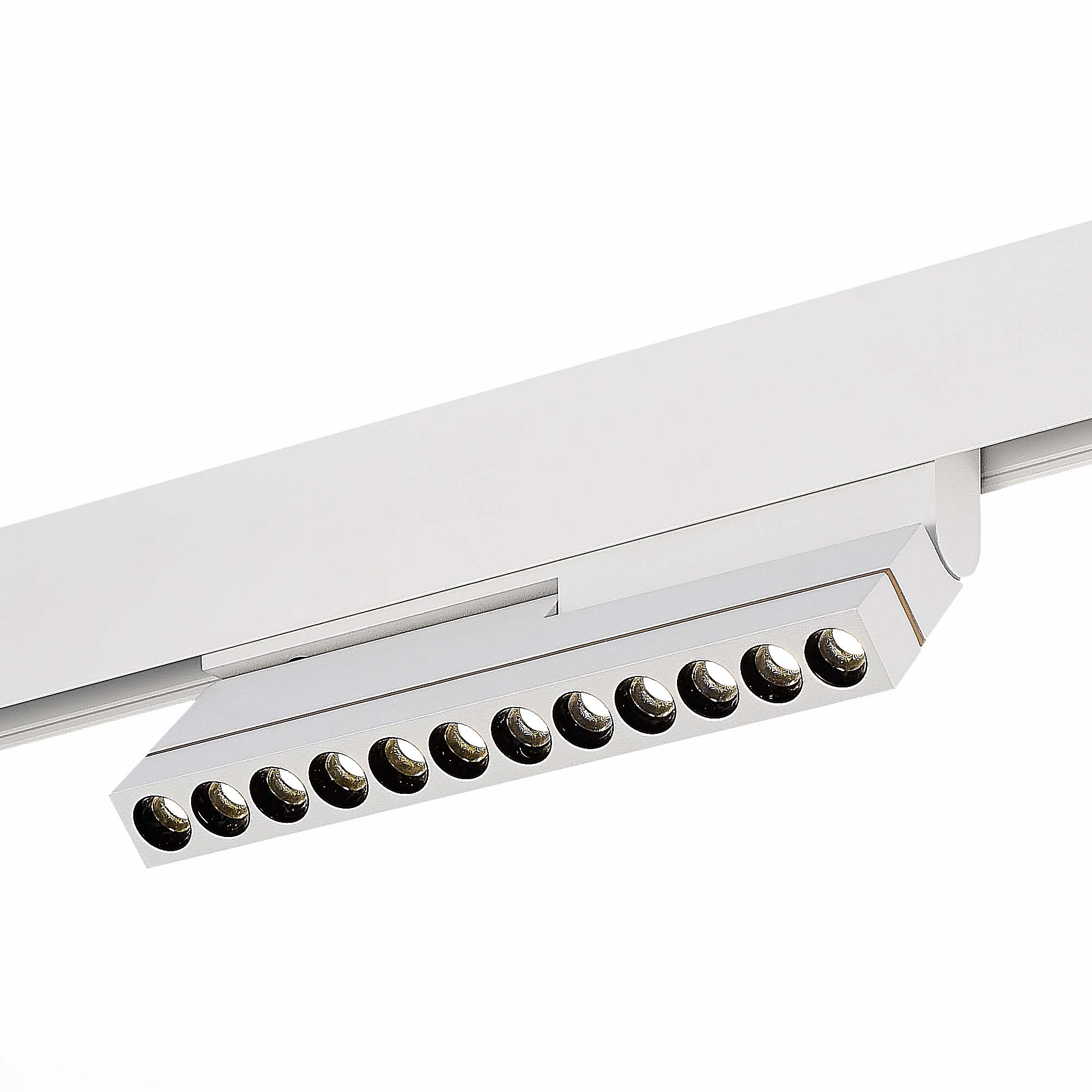 Магнитный трековый светильник Белый LED 1*12W 4000K 500Lm Ra>90 36° IP20 L220xW22xH117
